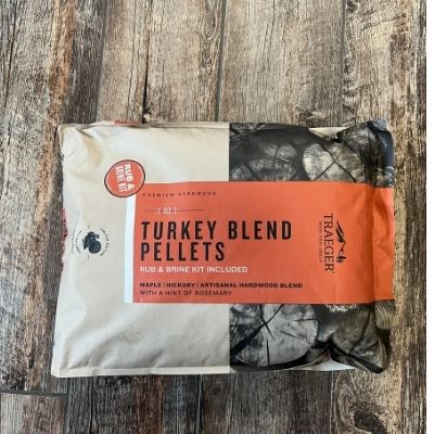 Traeger Turkey Blend Wood Pellets with Turkey Brine Kit